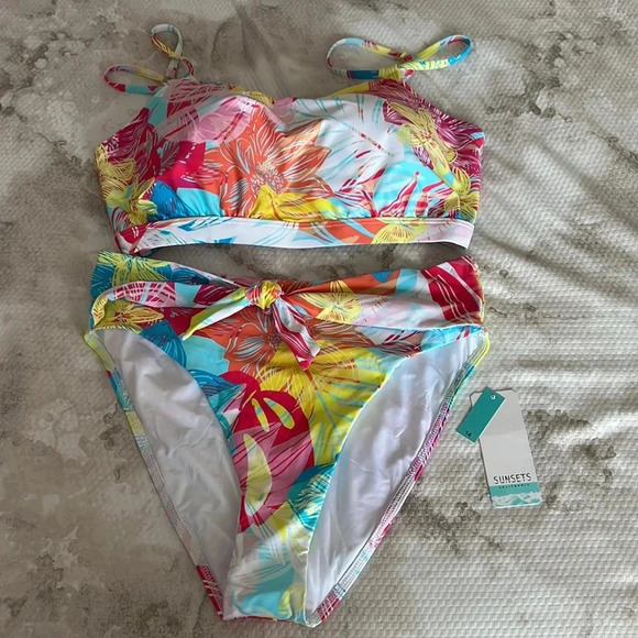 Sunsets Hot Tropics Taylor Bralette Swim Top and Bottom - Picture 10 of 12